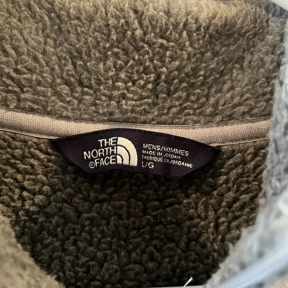 The North Face Quarter Zip Sweater. Large. Like New. - Picture 4 of 4